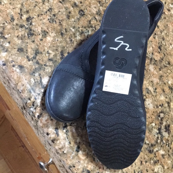 Shoes - Picture 2 of 2